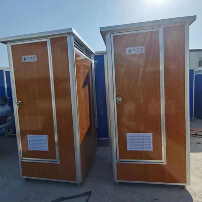 Toilet Mobil Tunggal Luar Ruangan Prefabrikasi dengan Listrik dan Pipa Air